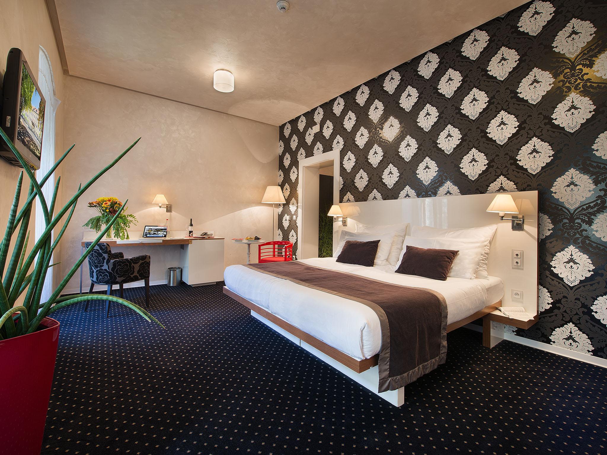 Ea Hotel Tereziansky Dvur Hradec Králové Kültér fotó
