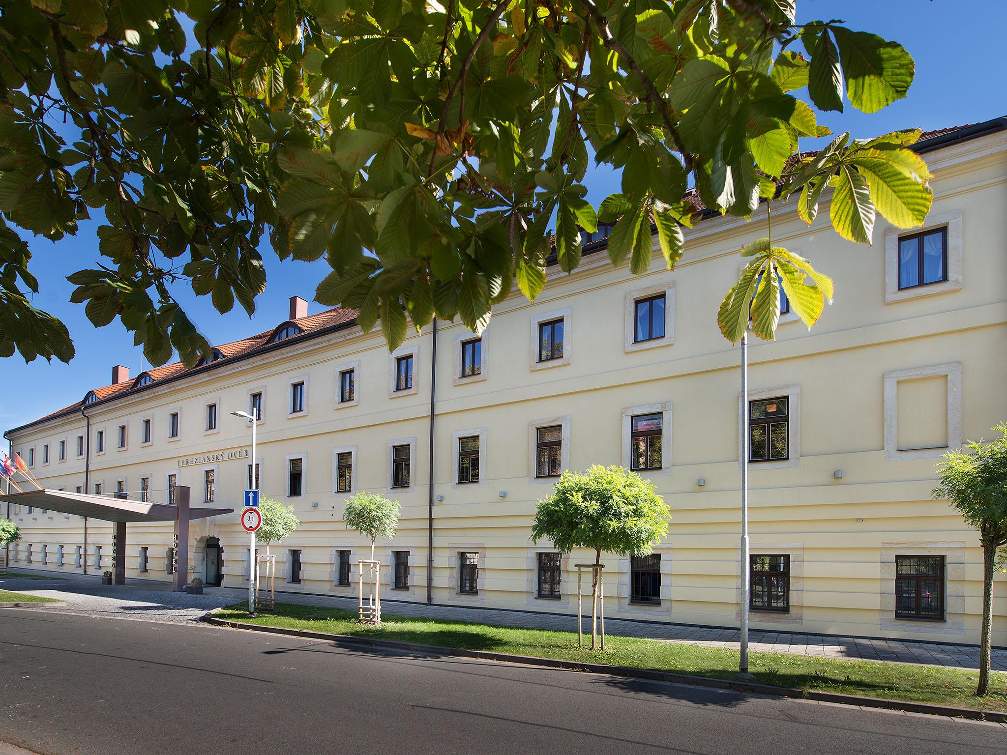 Ea Hotel Tereziansky Dvur Hradec Králové Kültér fotó