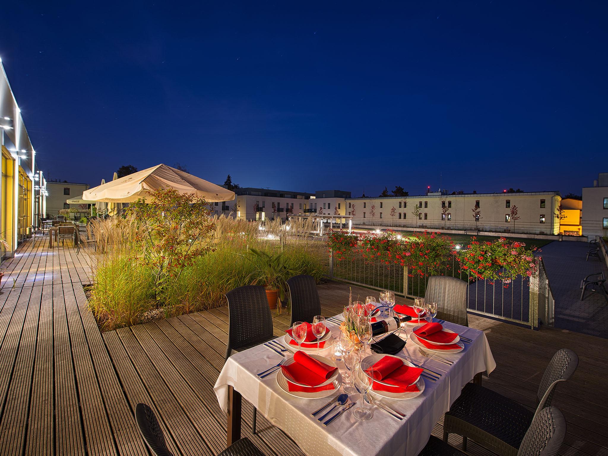 Ea Hotel Tereziansky Dvur Hradec Králové Kültér fotó