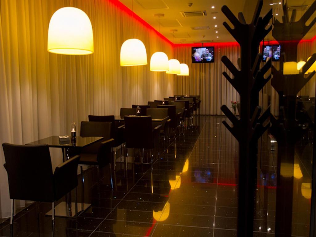 Ea Hotel Tereziansky Dvur Hradec Králové Kültér fotó