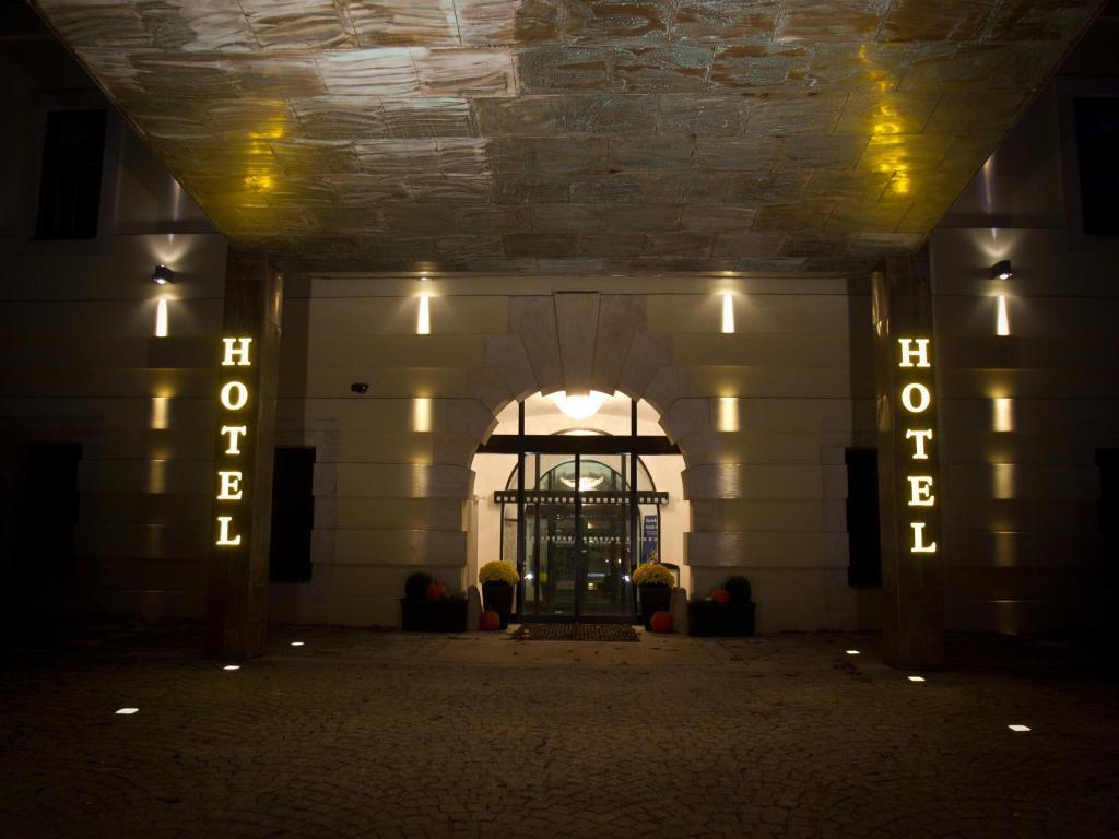 Ea Hotel Tereziansky Dvur Hradec Králové Kültér fotó