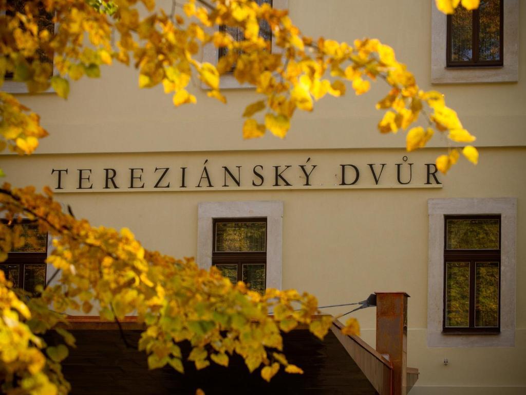Ea Hotel Tereziansky Dvur Hradec Králové Kültér fotó