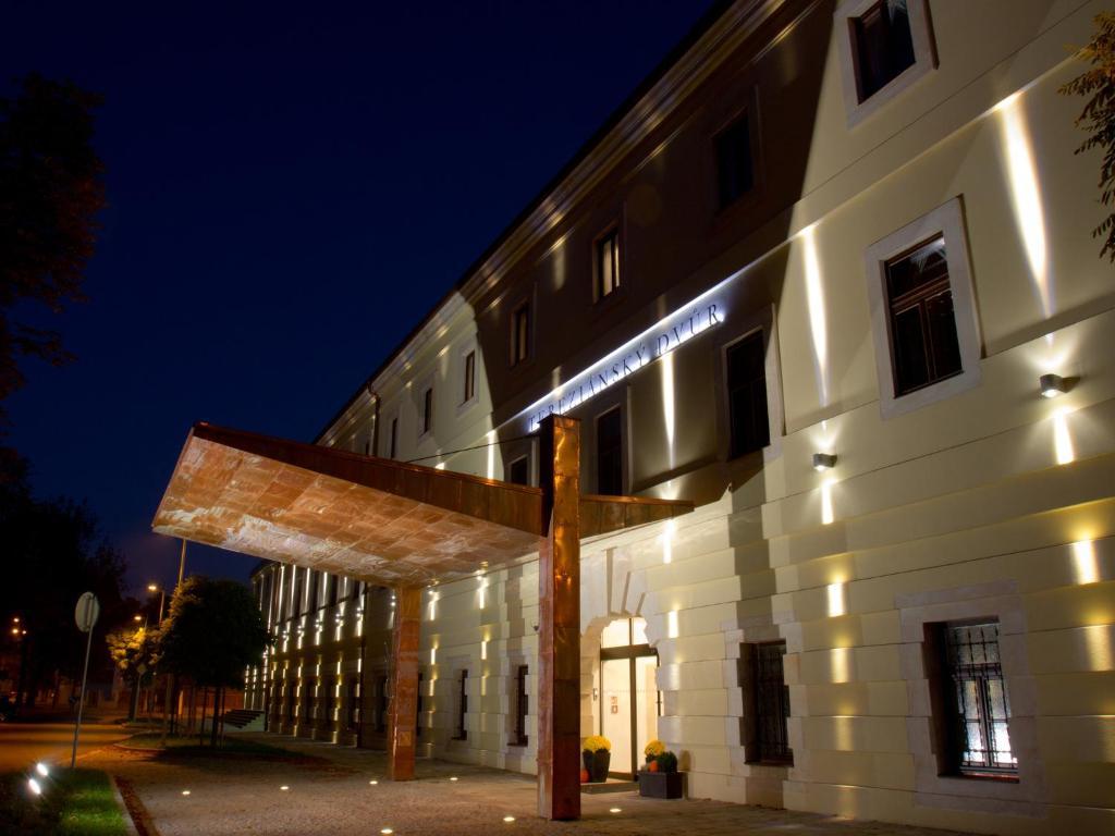 Ea Hotel Tereziansky Dvur Hradec Králové Kültér fotó