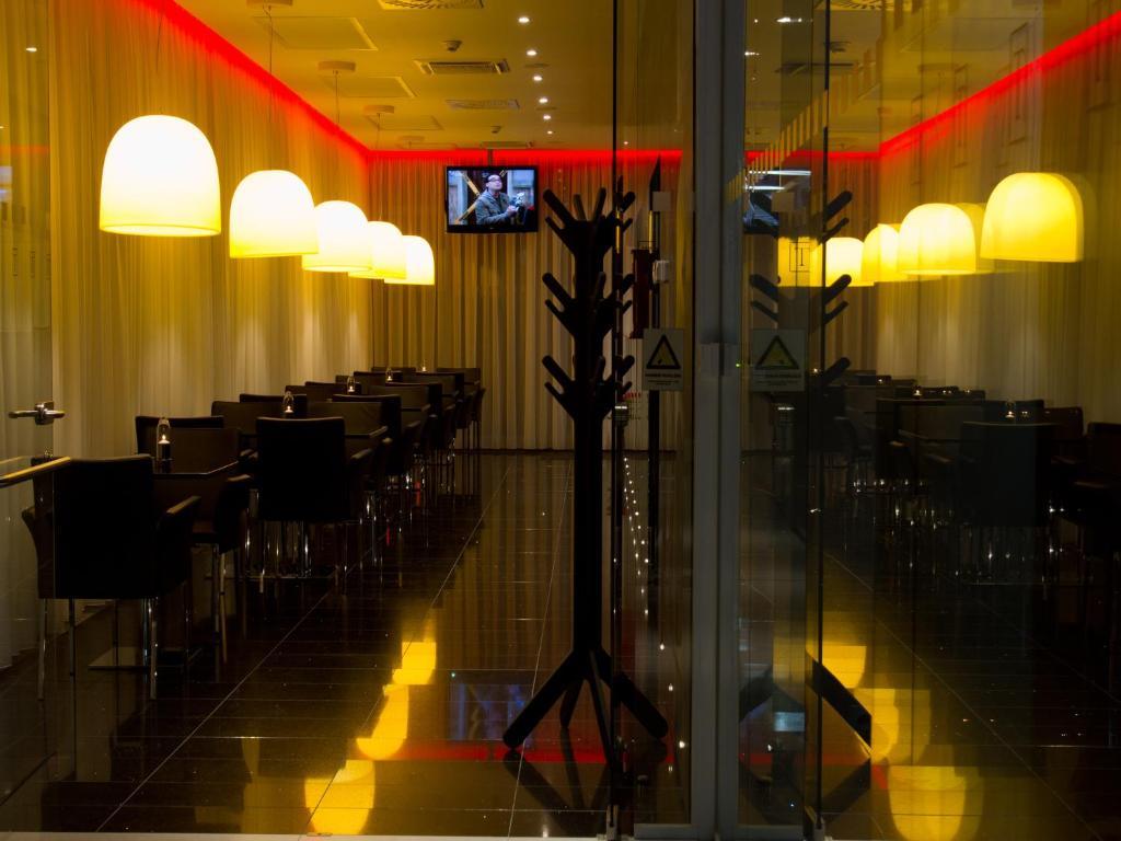 Ea Hotel Tereziansky Dvur Hradec Králové Kültér fotó