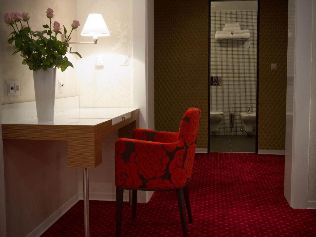 Ea Hotel Tereziansky Dvur Hradec Králové Kültér fotó