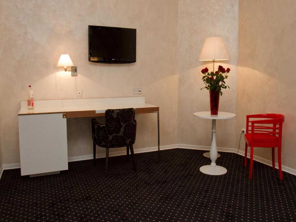 Ea Hotel Tereziansky Dvur Hradec Králové Kültér fotó