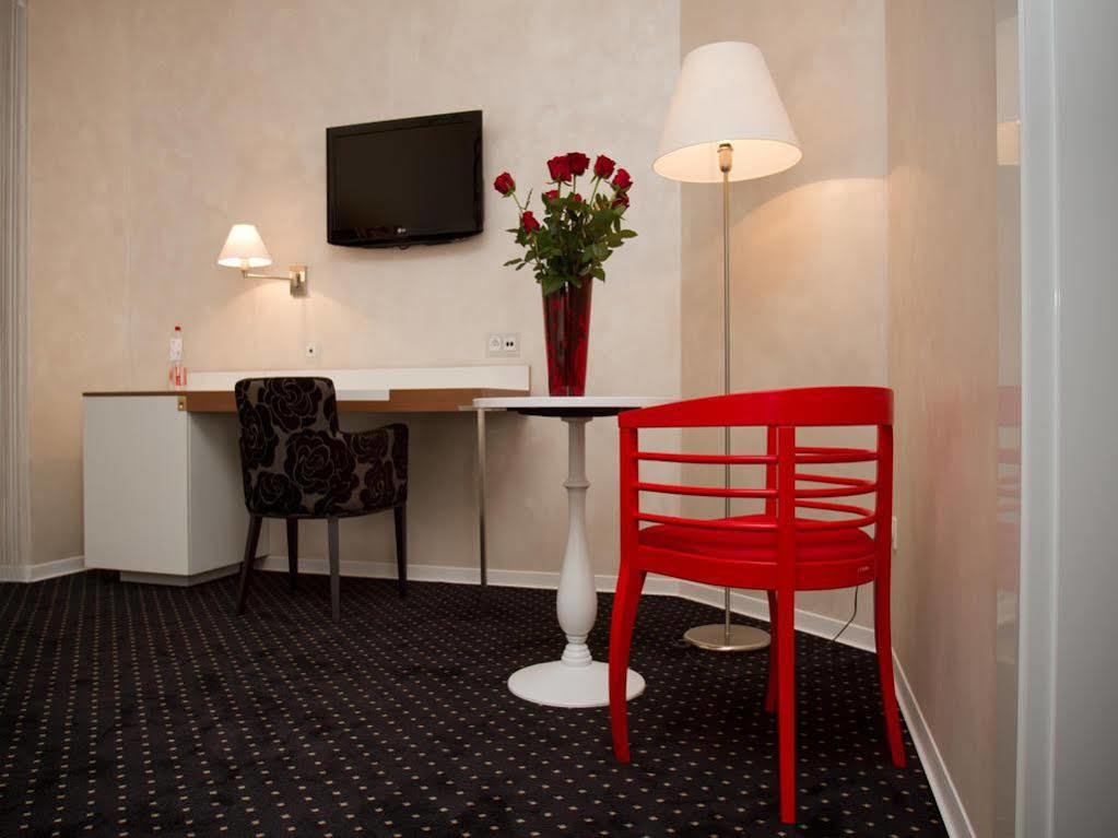 Ea Hotel Tereziansky Dvur Hradec Králové Kültér fotó
