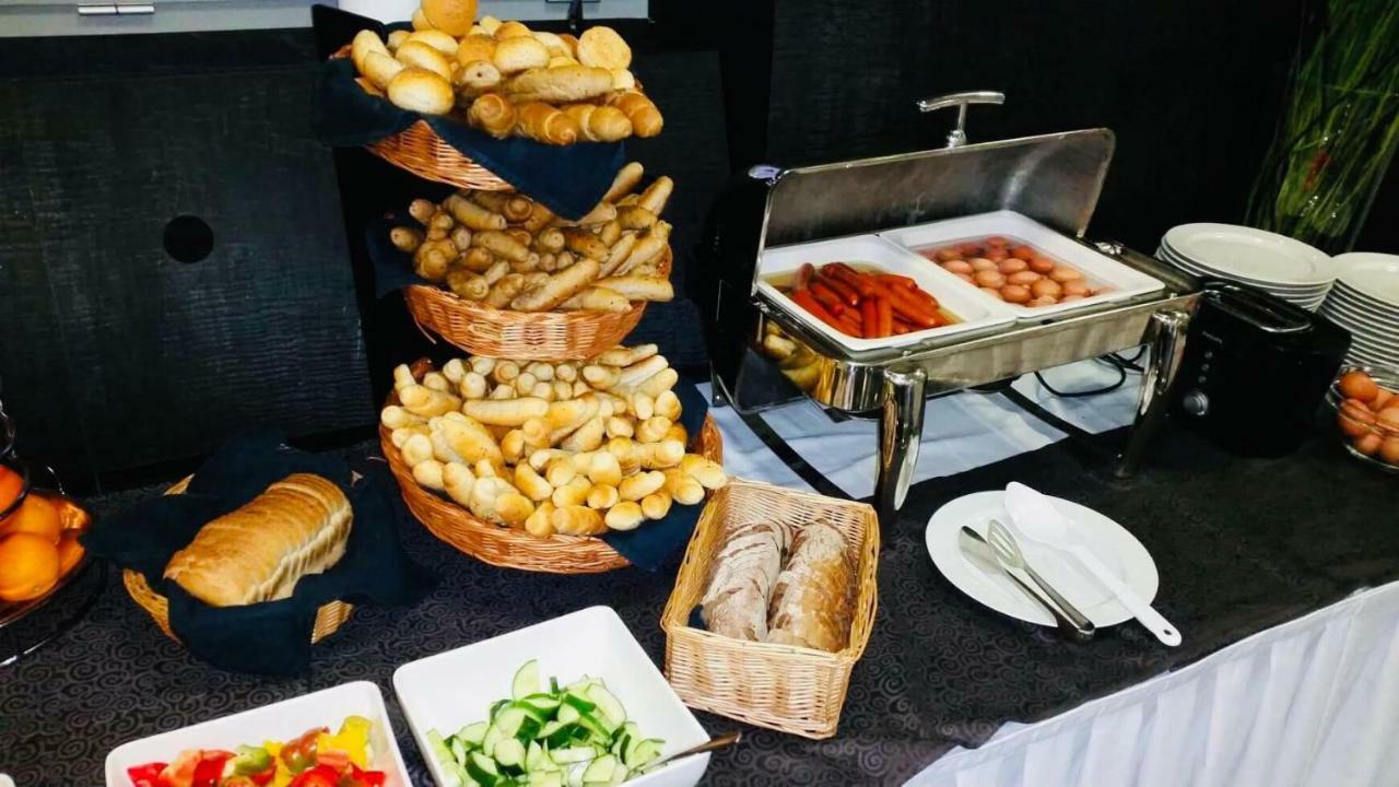 Ea Hotel Tereziansky Dvur Hradec Králové Kültér fotó